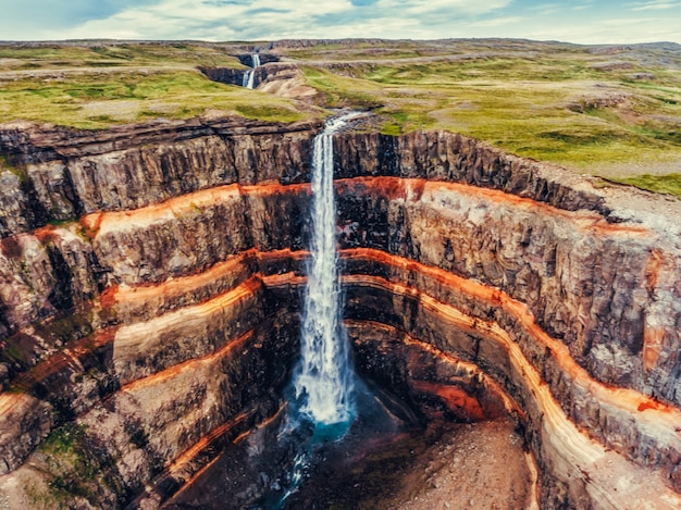 Водопад Альдейярфосс в Северной Исландии.
