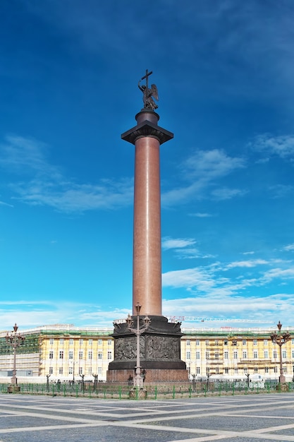 Александровская колонна на Дворцовой площади в Санкт-Петербурге. Россия