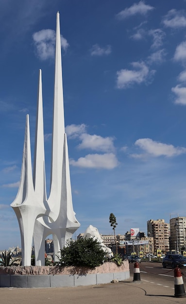 Photo alexandria egypt  11122021 mermaid monument at seaside