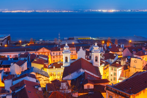 Alfama bij nacht, Lissabon, Portugal