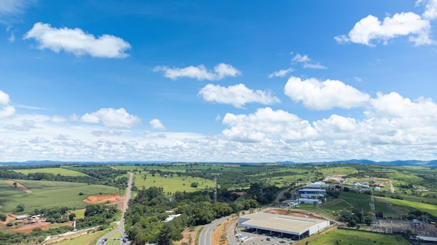 Alfenas klein en mooi stadje Alfenas in Brazilië in de staat Minas Gerais gefotografeerd in de zomer met een drone natuurlijk licht