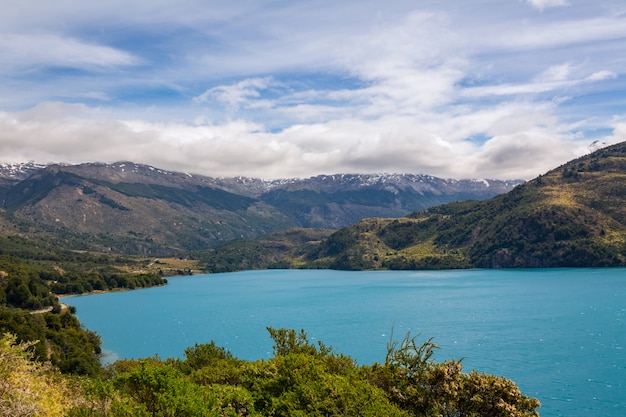 Algemeen Carrera-meer en bergen mooi landschap, Chili, Patagonië, Zuid-Amerika