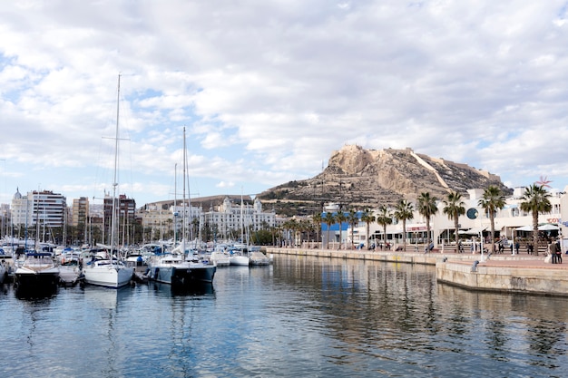 ALICANTE, Cityscape van jachthaven