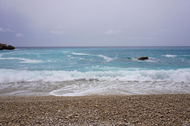 멋진 해변을 따라 산책하는 알리칸테 해안 Javea Altea