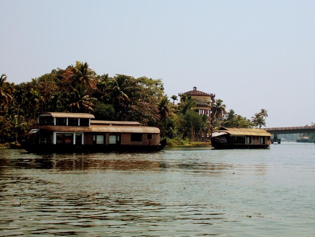 Foto alleppey kerala casa barca scena nel fiume