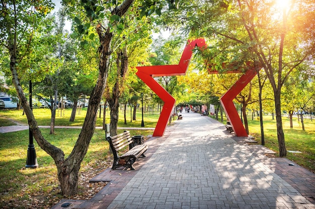 Foto vicolo degli eroi e piazza della stella rossa del 75° anniversario della vittoria territorio di krasnodar novorossiysk