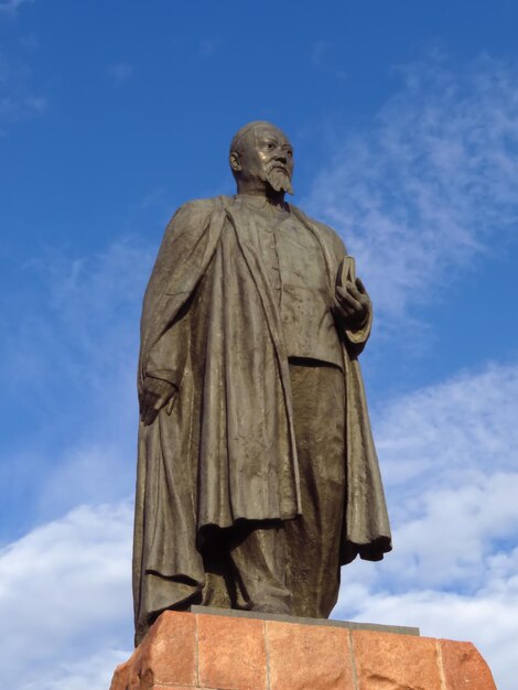 Photo almaty abay monument