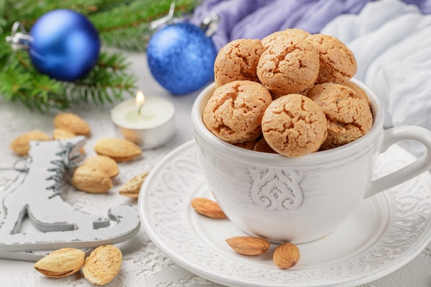 almond cookies - amarettini