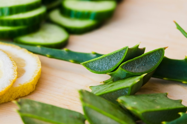 Foto foglie di aloe vera per il trattamento di bellezza