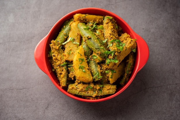 Aloo Potol or Dalna Recipe is a traditional sabzi from bengal made with potato pointed gourd