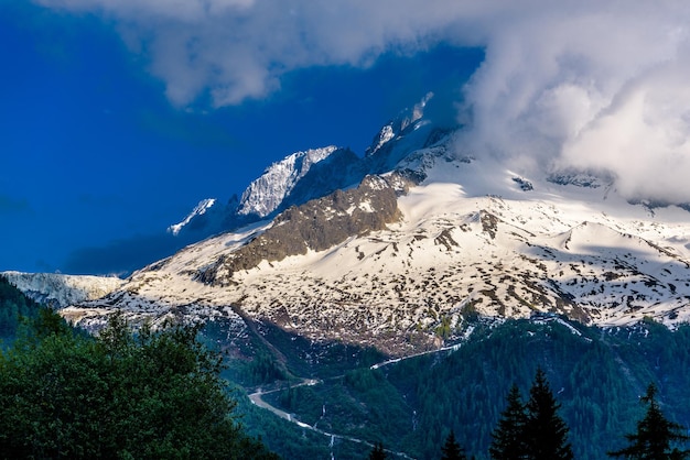 Alpberg bedekt met sneeuw Chamonix Mont Blanc HauteSavoi