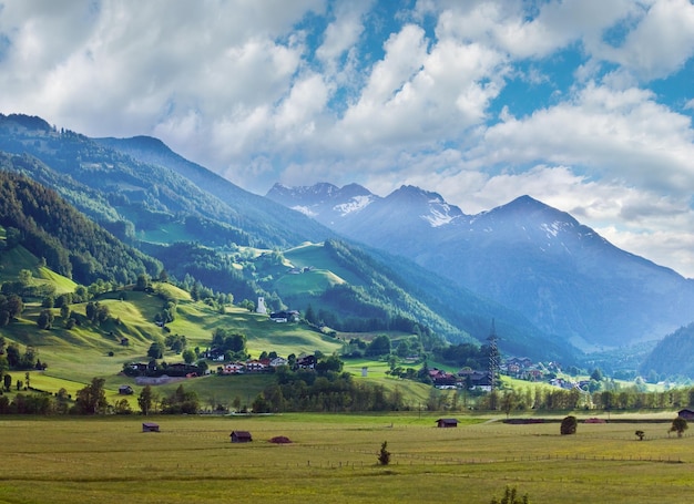 Alpen zomer dorp