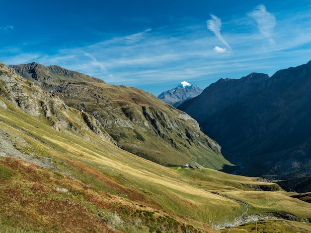 Alpine bergen variëren landschappen in de Zwitserse Alpen in ZWITSERLAND met fantastisch rotsachtig landschap gezien cl