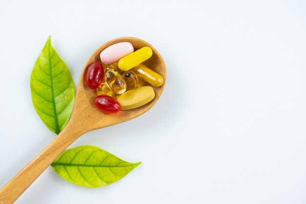 Medicina alternativa a base di erbe, vitamina e integratori naturali