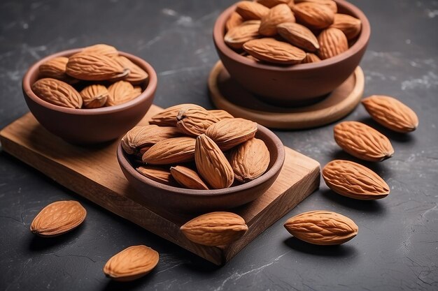 Amandelen in een houten schaal op een houten achtergrond Gezond eten