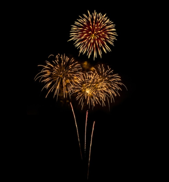 Incredibile bellissimo fuoco d'artificio su sfondo nero per la celebrazione dell'anniversario buon natale e felice anno nuovo