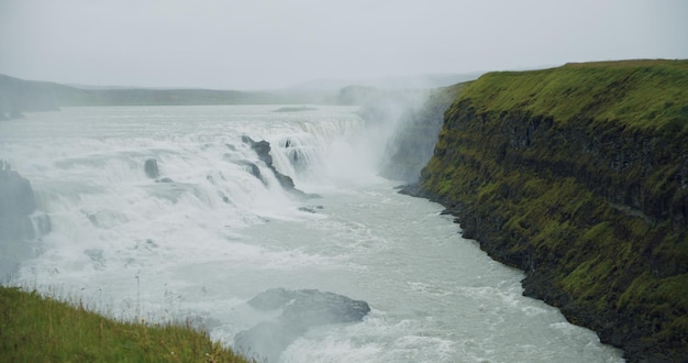 골든 서클에 위치한 아이슬란드의 놀라운 Gullfoss 폭포