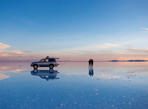 Foto incredibile paesaggio di salar de uyuni