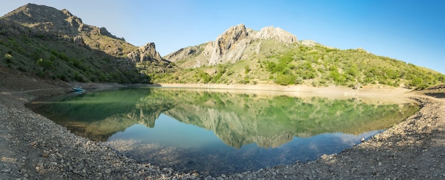 Удивительное горное озеро Панагия, село Зеленогорье, Крым.