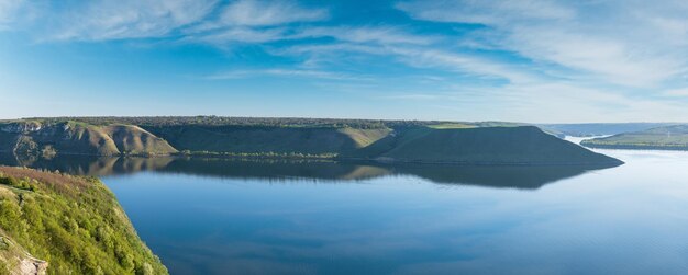 Photo amazing spring sunset view on the dnister river canyon bakota bay khmelnytsky region ukraine