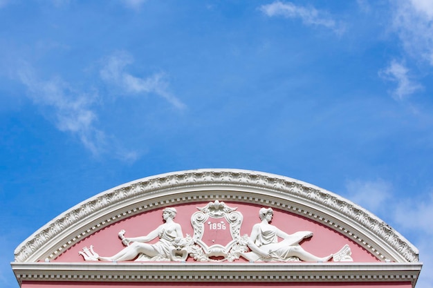 Amazon Theater met blue sky opera house in Manaus, Brazilië