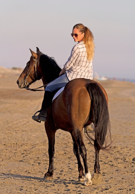 amazone op het strand