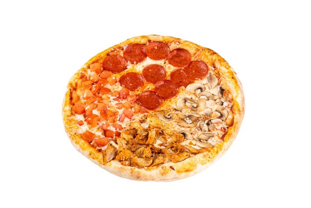 Ambachtelijke heerlijke pizza op een witte achtergrond Bovenaanzicht geïsoleerd