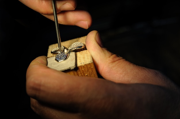 Ambachtelijke sieraden maken