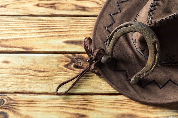 Photo american west still life with old horseshoe