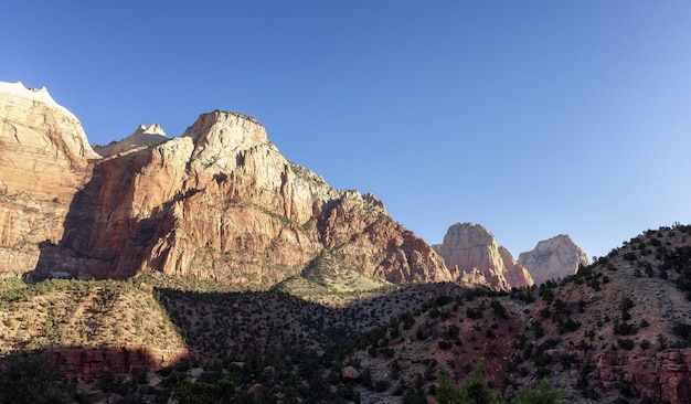 Amerikaans berglandschap zonnige ochtendhemel Zion National Park