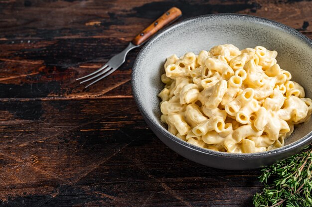 Amerikaans gerecht Macaroni-pasta met kaas en cheddar