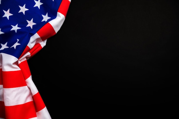 Amerikaanse vlag op zwarte achtergrond voor Memorial Day 4 juli Labor Day