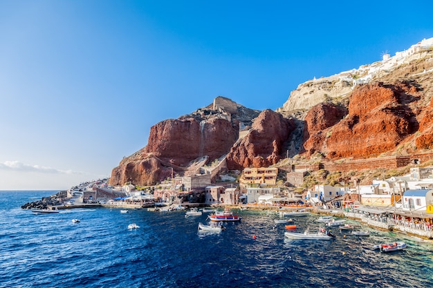 Foto amoudi-haven van oia, santorini-eiland, griekenland