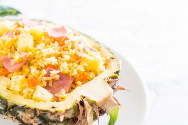 ananas gebakken rijst met ham