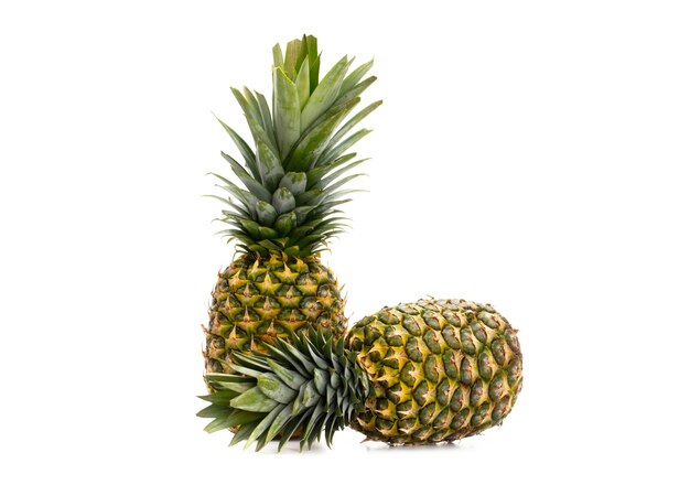 Ananas geïsoleerd op een witte achtergrond