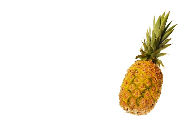 ananas met groene bladeren fruit op witte achtergrond ruimte voor tekst tropisch fruit voedsel gezondheid