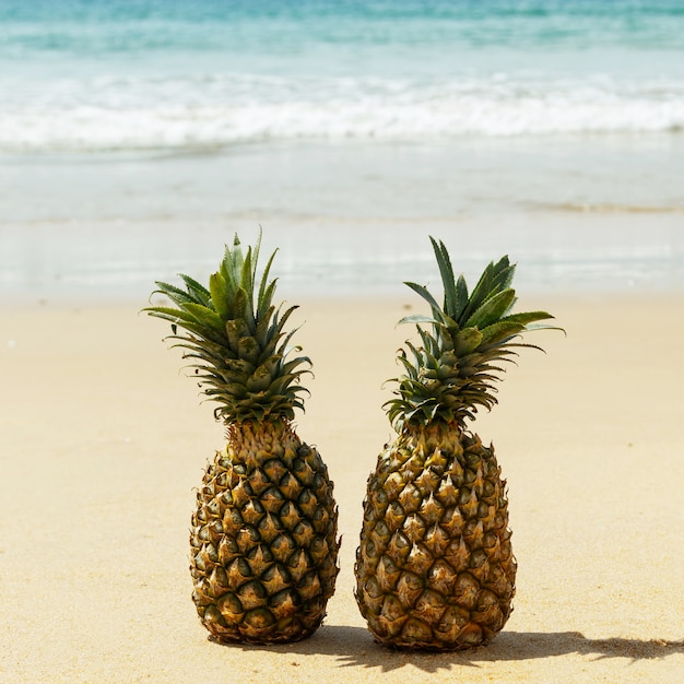 Ananas op het strand