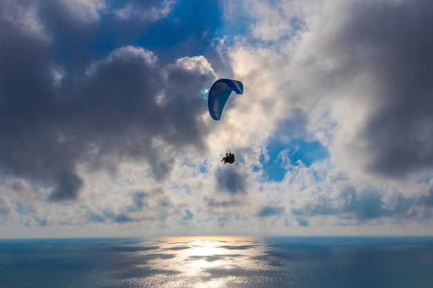 ANAPA, RUSSIA man trains with the para-glider over sea