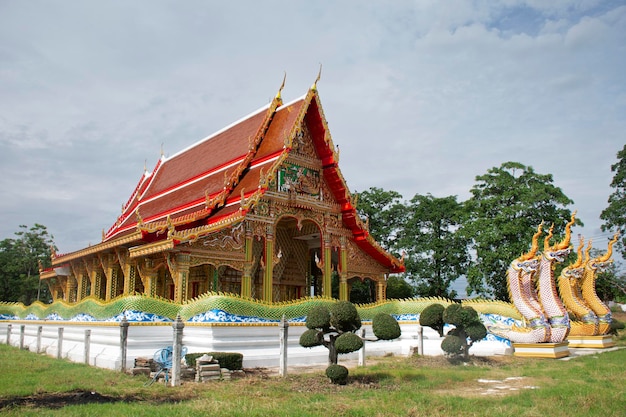 Ancien Wat Saen Suk of Saen Suk tempel in de stad Angthong in Ang Thong Thailand
