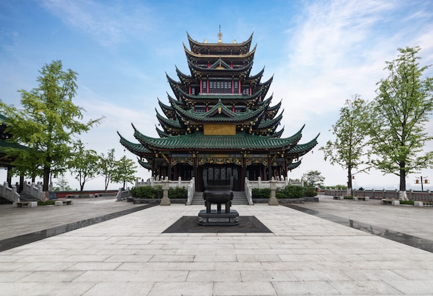 충칭, 중국 공원에서 고 대 건축 사원 탑