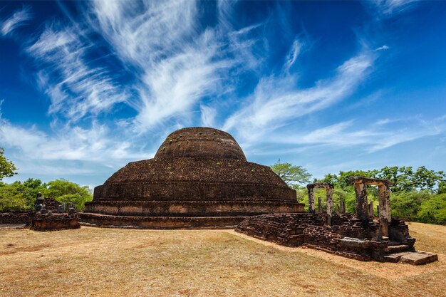 Photo ancient buddhist dagoba stupa pabula vihara sri lanka