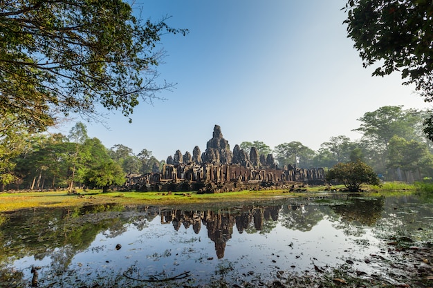 アンコールワット、アンコールトムと呼ばれるカンボジアの古代の城