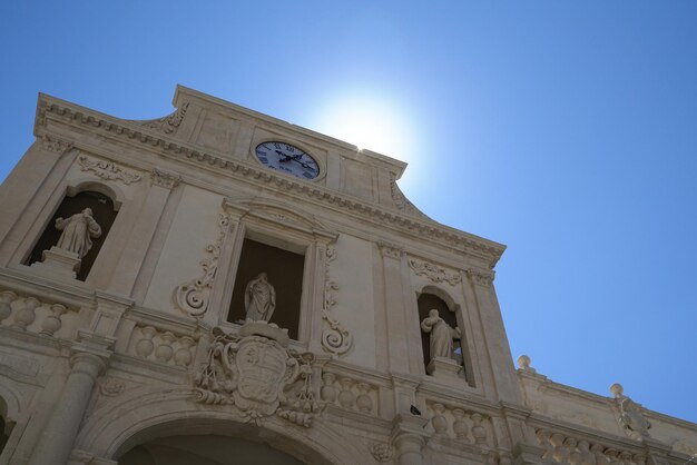 Foto antica chiesa nel cuore della città di lecce italia