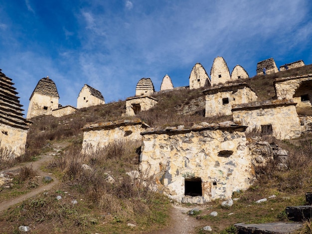 Foto antico villaggio di dargavs città dei morti ossezia del nord repubblica di alania russia