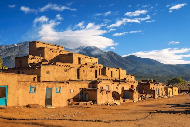 タオス・プエブロニューメキシコの古代の住居