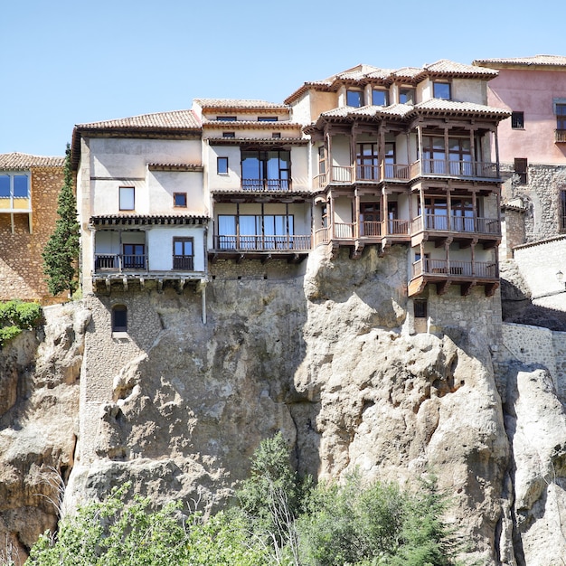 スペイン、クエンカの古代の吊り下げ式住宅（Casas Colgadas）