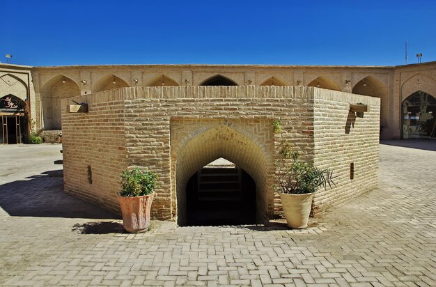 이란 의 고대 메이보드 요새
