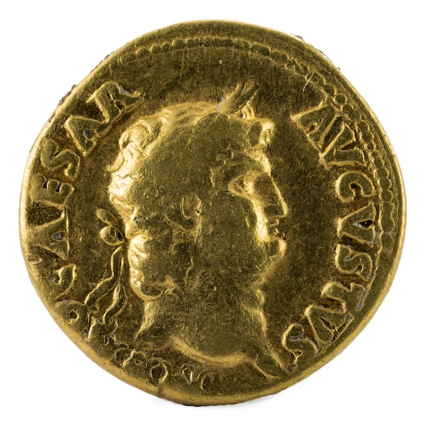 Photo ancient roman gold aureus coin of emperor nero