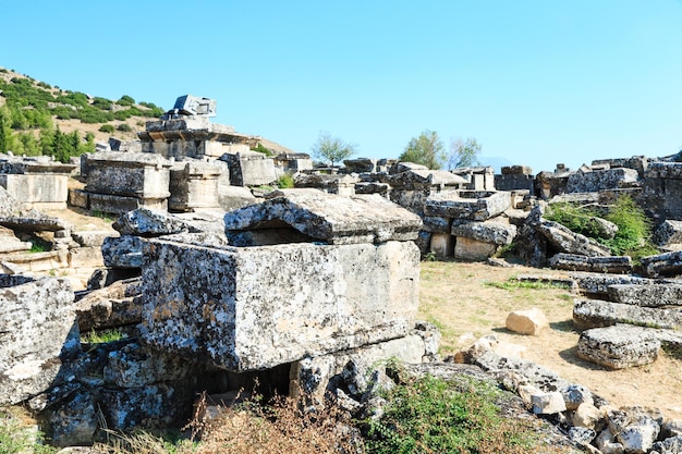 Древние руины в Иераполисе Памуккале, Турция