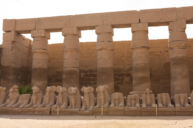 이집트 룩소르 테베에 있는 카르낙 신전의 고대 유적 고대의 가장 큰 사원 단지